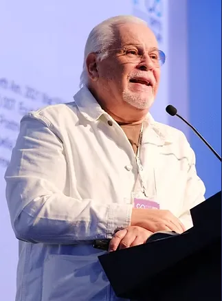 Dr. Efraín Olszewer